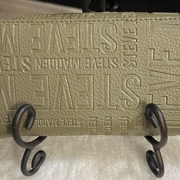 💚💚NWT-STEVE MADDEN OLIVE GREEN SHOULDER BAG AND WALLET💚💚 - Picture 16 of 17